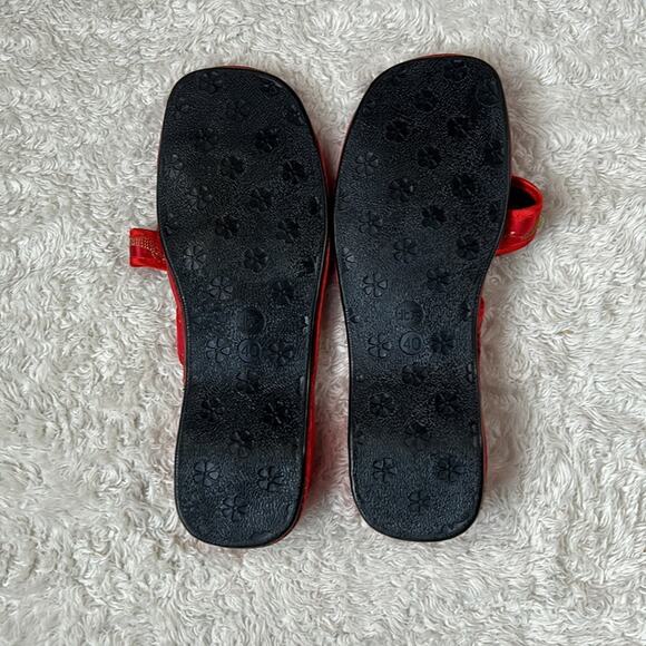 Red embroidered Chinese Asian sandals, size 40 or 9 - Picture 4 of 5